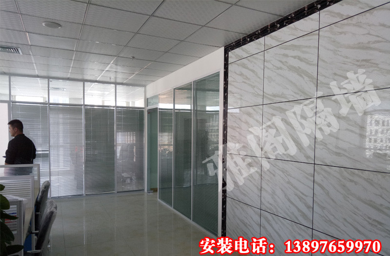 青海安裝玻璃隔斷多少錢？